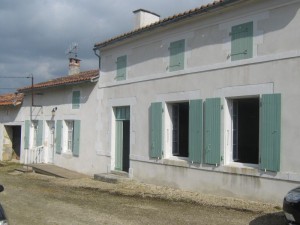 village property for sale in Matha Charente