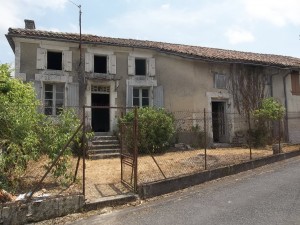 LRI976 Property for sale in the Charente